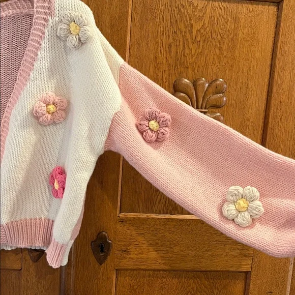 💥HP💥 🆕 NWT Debut 3D Daisy Cardigan Sweater – Small/Medium – Pink - Picture 5 of 8
